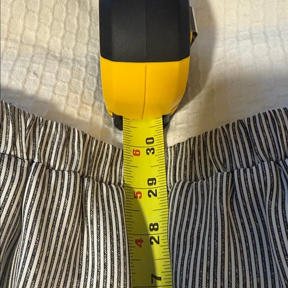 Gold Hawk - Elegant Black and Gray Lace Trim Skirt - Picture 9 of 10